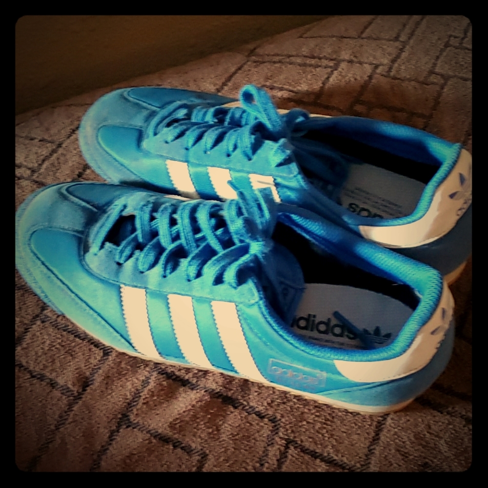 Ladies shoe size 9